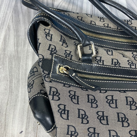 Dooney & Bourke black and grey duffle bag with 2 pockets Zippered Compartment - Picture 4 of 10